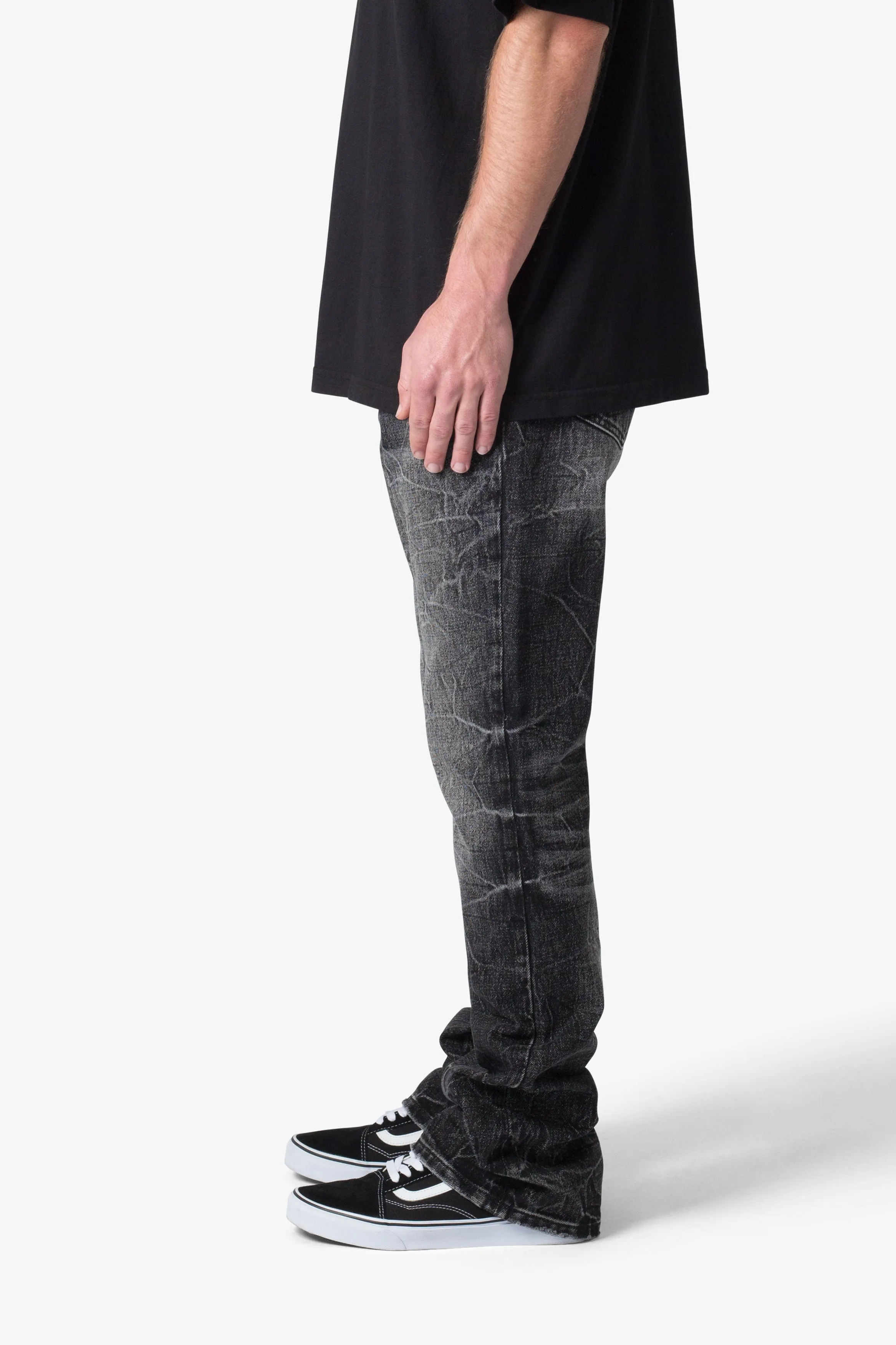 B670 Wave Wash Flare Denim - Washed Black