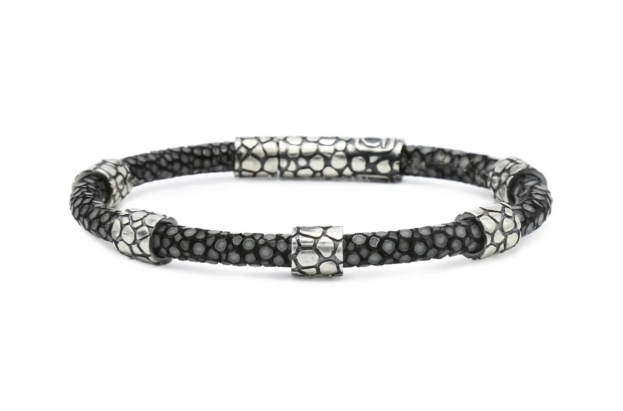 Bracelet LivingSkull Men Stingray Leather & Silver Accents Skulls