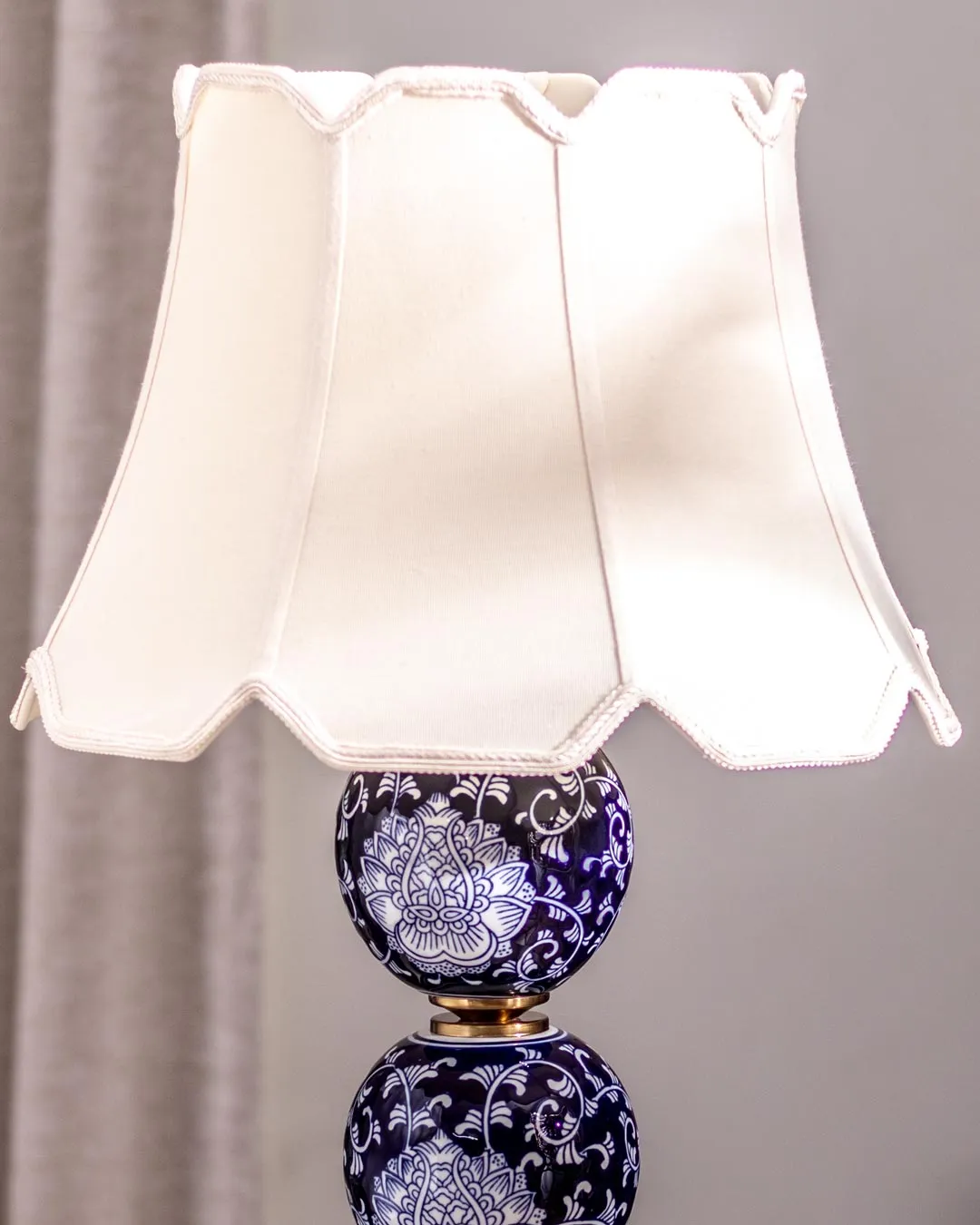 'Chrysanthemum' Ming Pillar Table Lamp