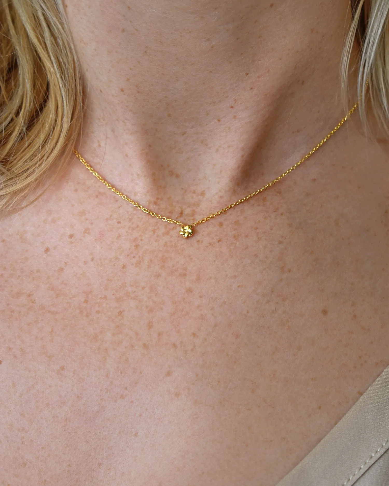 Empower drop necklace gold