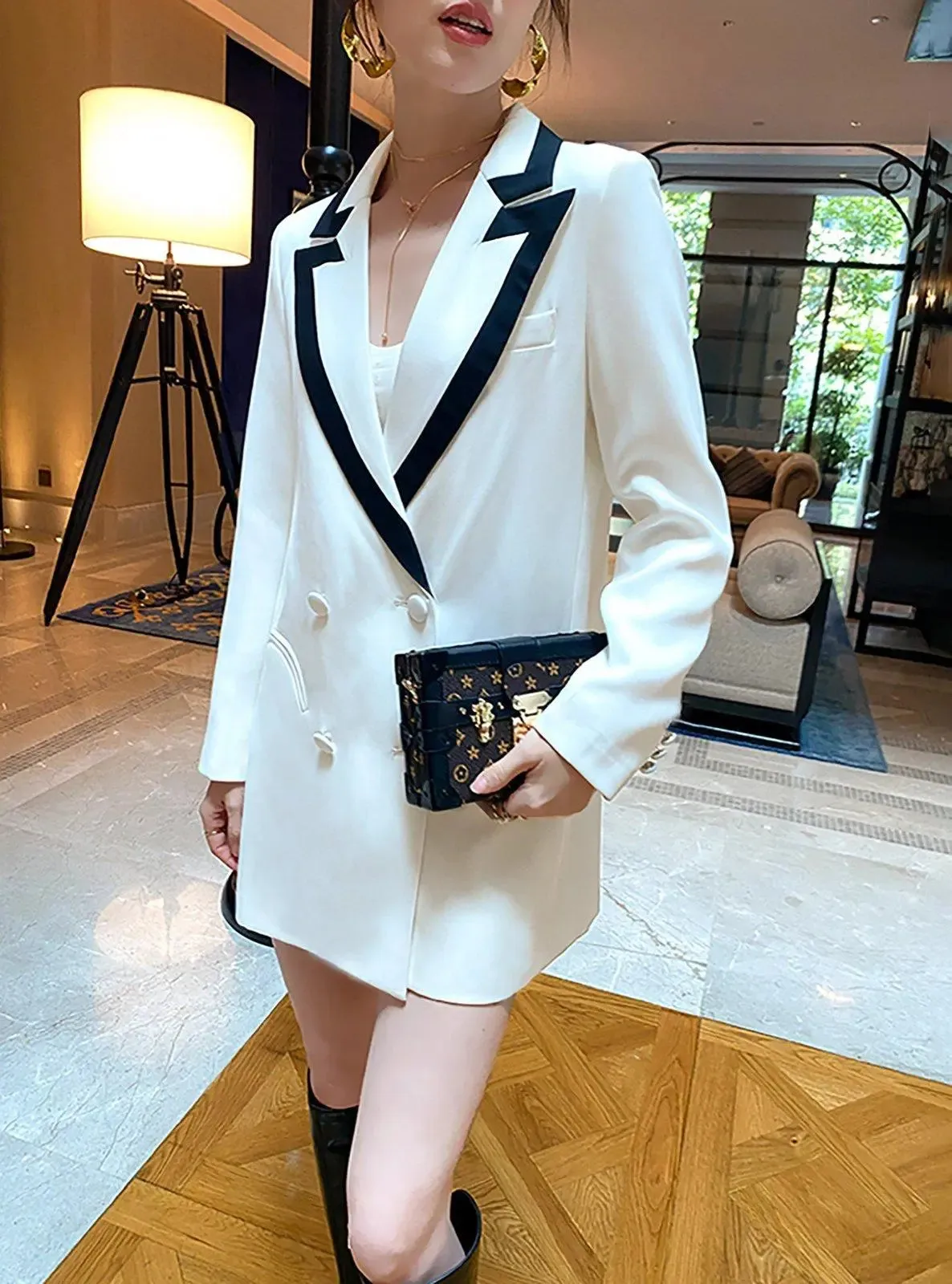 White Longline Double Breasted Blazer